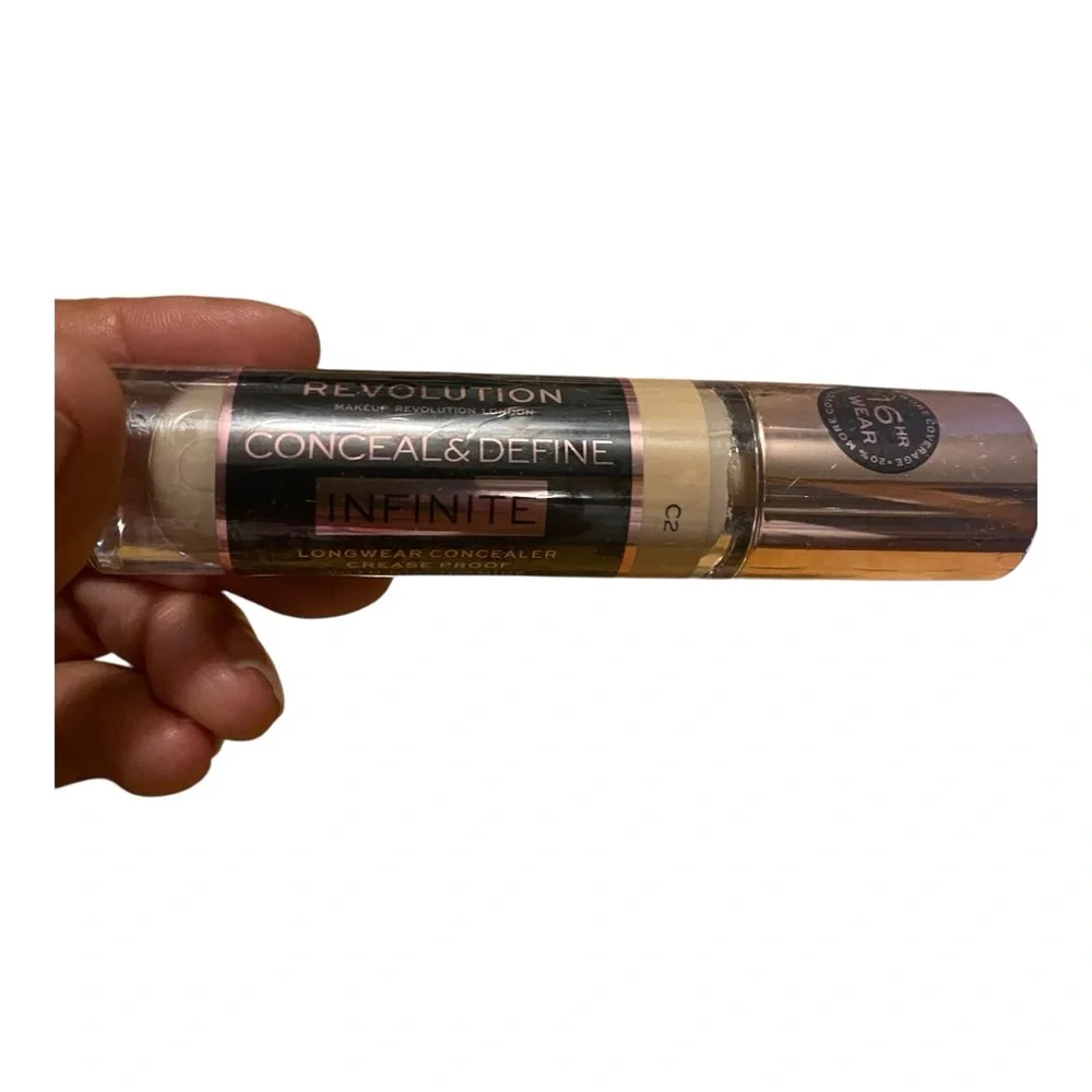 Revolution Conceal & Define Infinite Concealer - C2